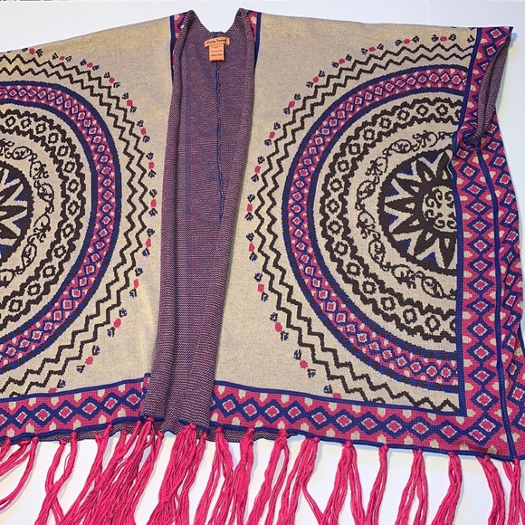 Flying Tomato Boho Fringed Poncho - Women’s Size Small - Picture 4 of 8